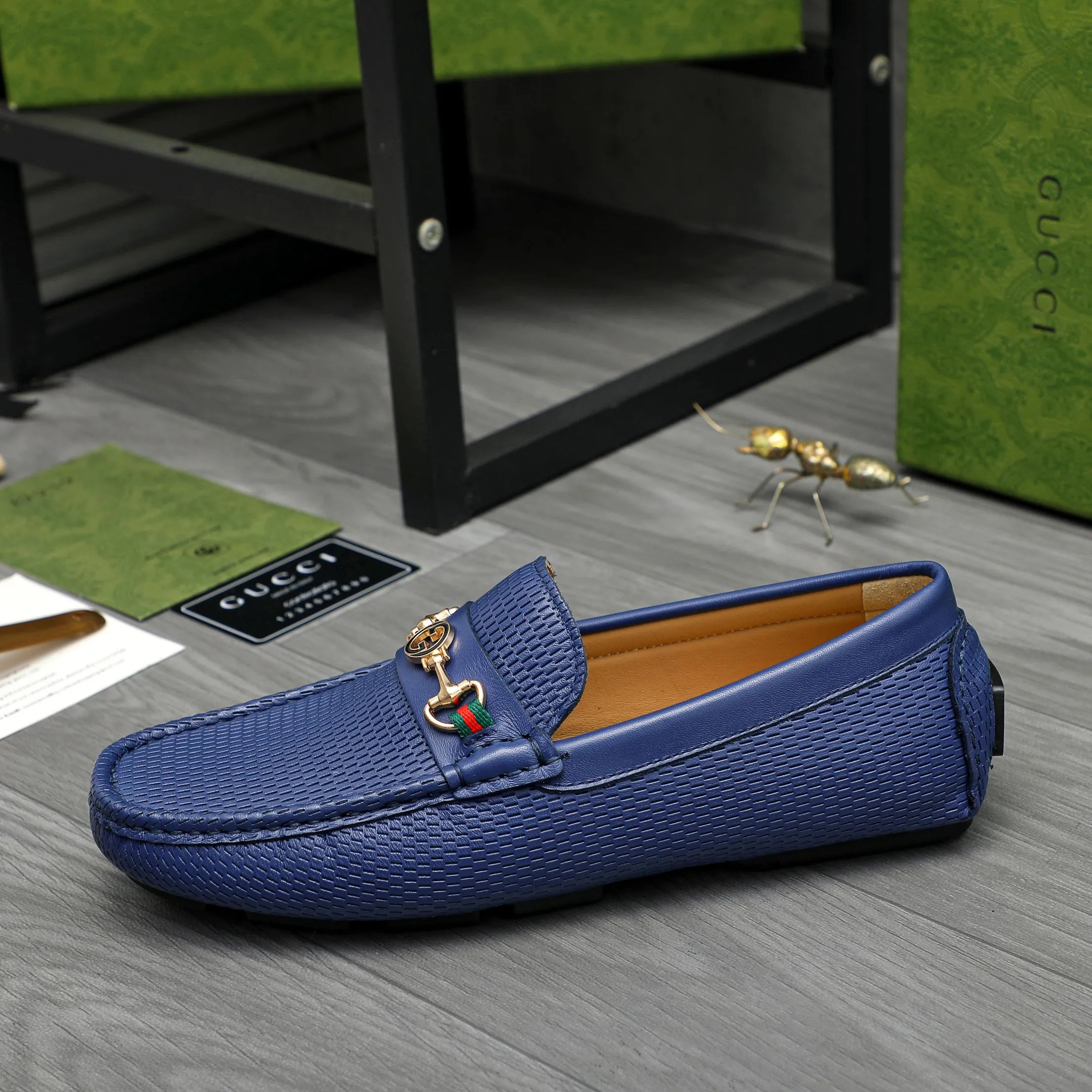Men's shoes 💰p420 Product trademark: GUCCI (Gucci) casual slip-on men's shoes Regular size: 38-44 Product materials: Selected hollow cowhide upper, sheepskin lining, rubber outsole